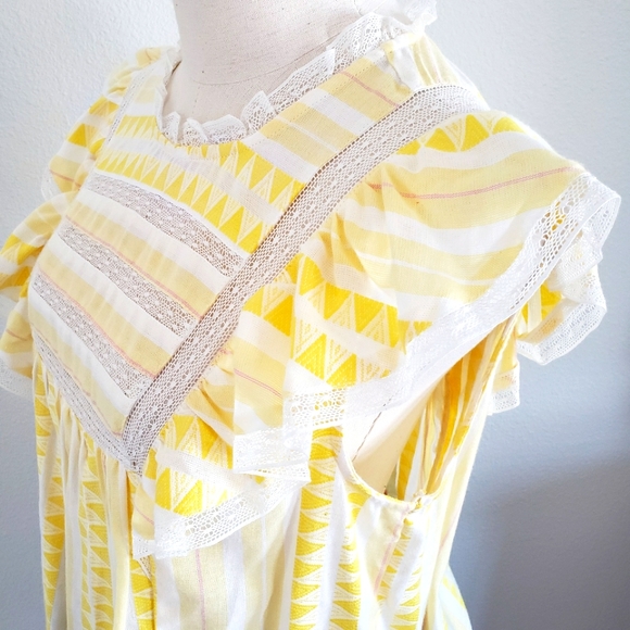 ELLA MOSS Empire Yellow Kinslee Short Flutter Sleeve Lace Trim Blouse—NWT—L - Picture 9 of 15
